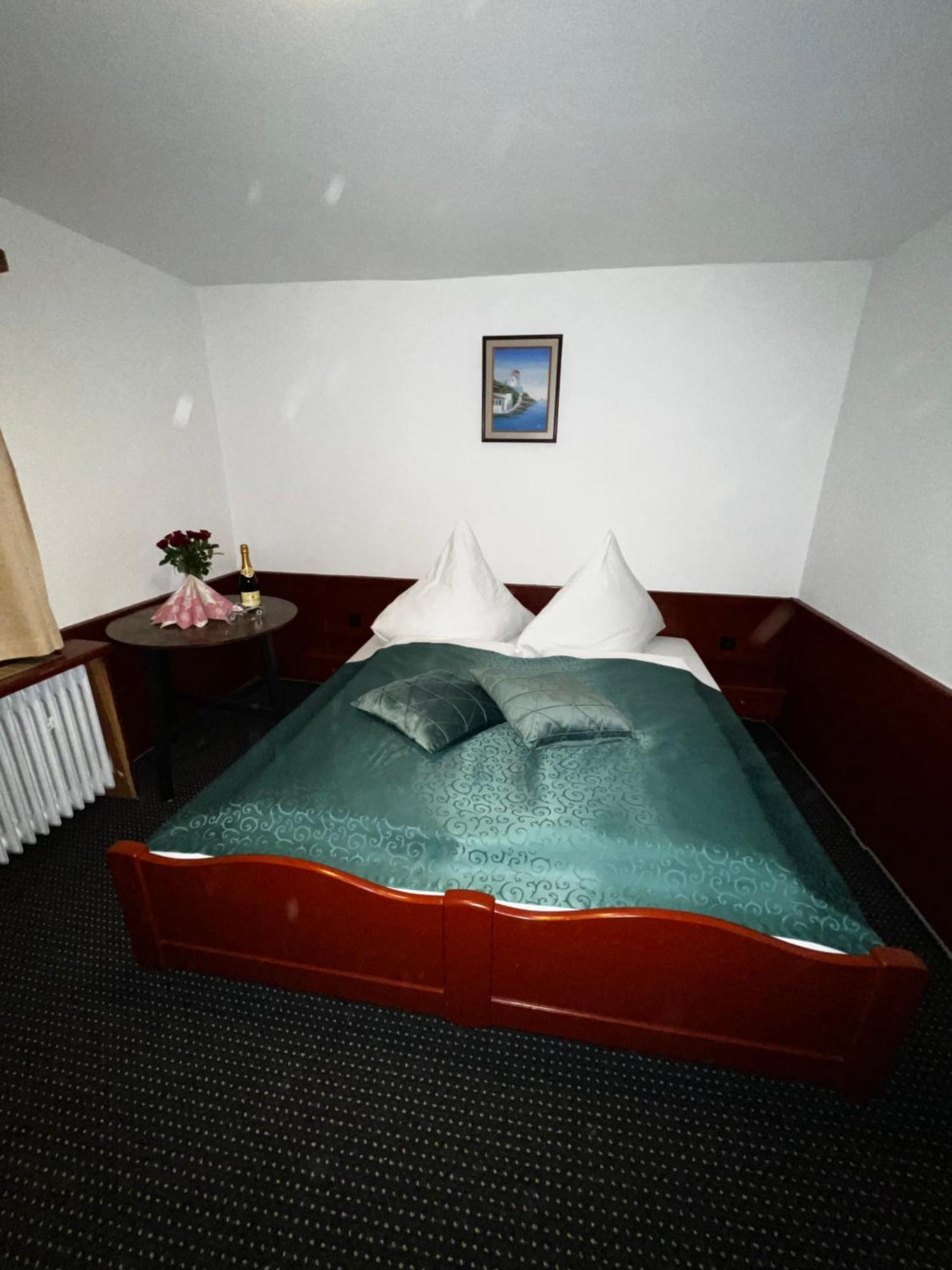 Gasthof Stern Asteri Frickenhausen  Eksteriør billede